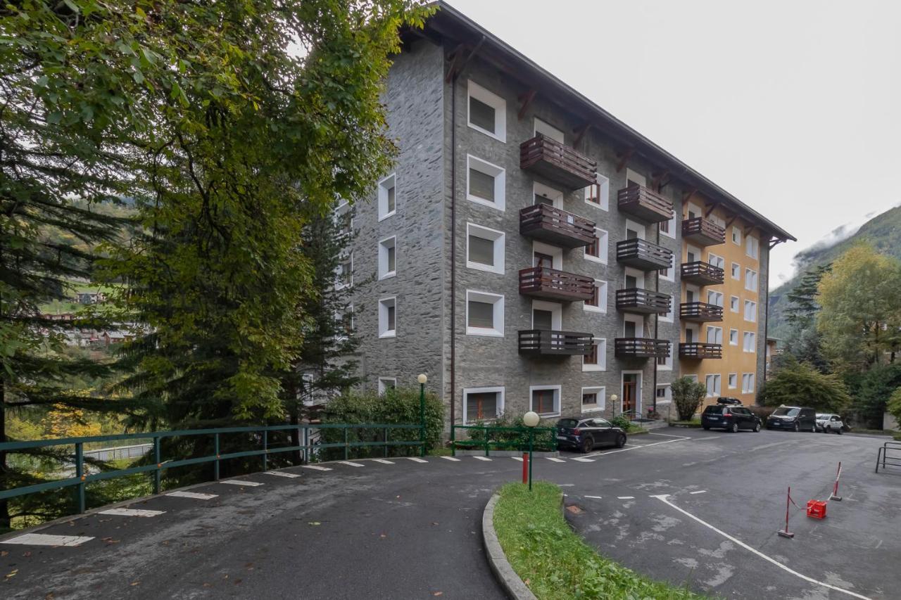 Ferienwohnung Ihost Flat - Valmalenco Centro Chiesa in Valmalenco Exterior foto